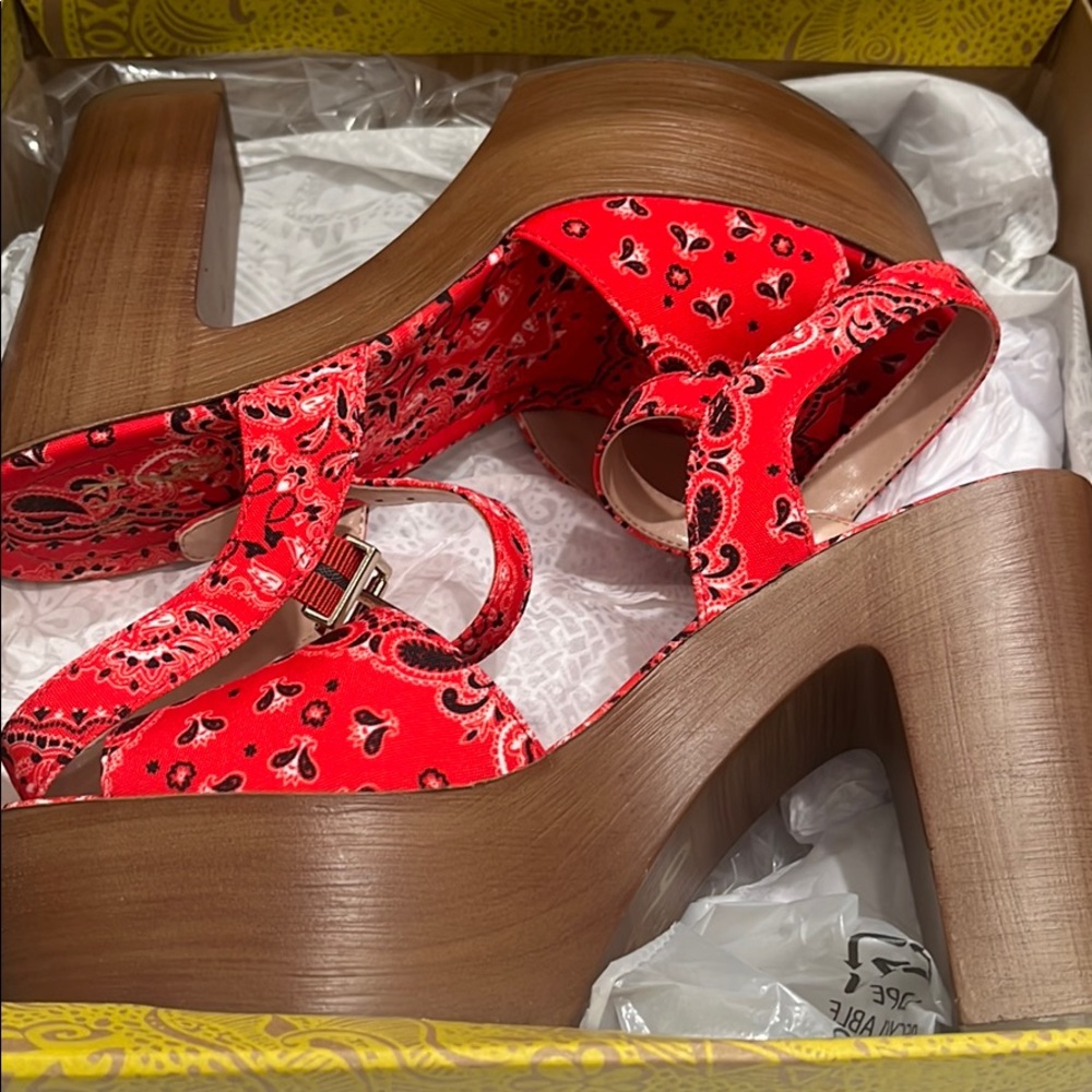 ladies platform sandals